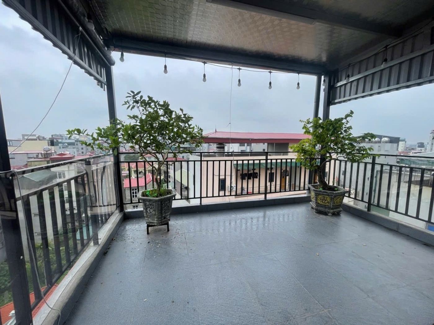 Sân thượng có mái che – nhà Tây Tựu mã căn 110