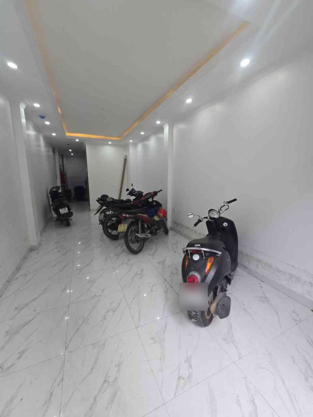 Tầng 1 để xe – nhà Tây Tựu mã căn 111