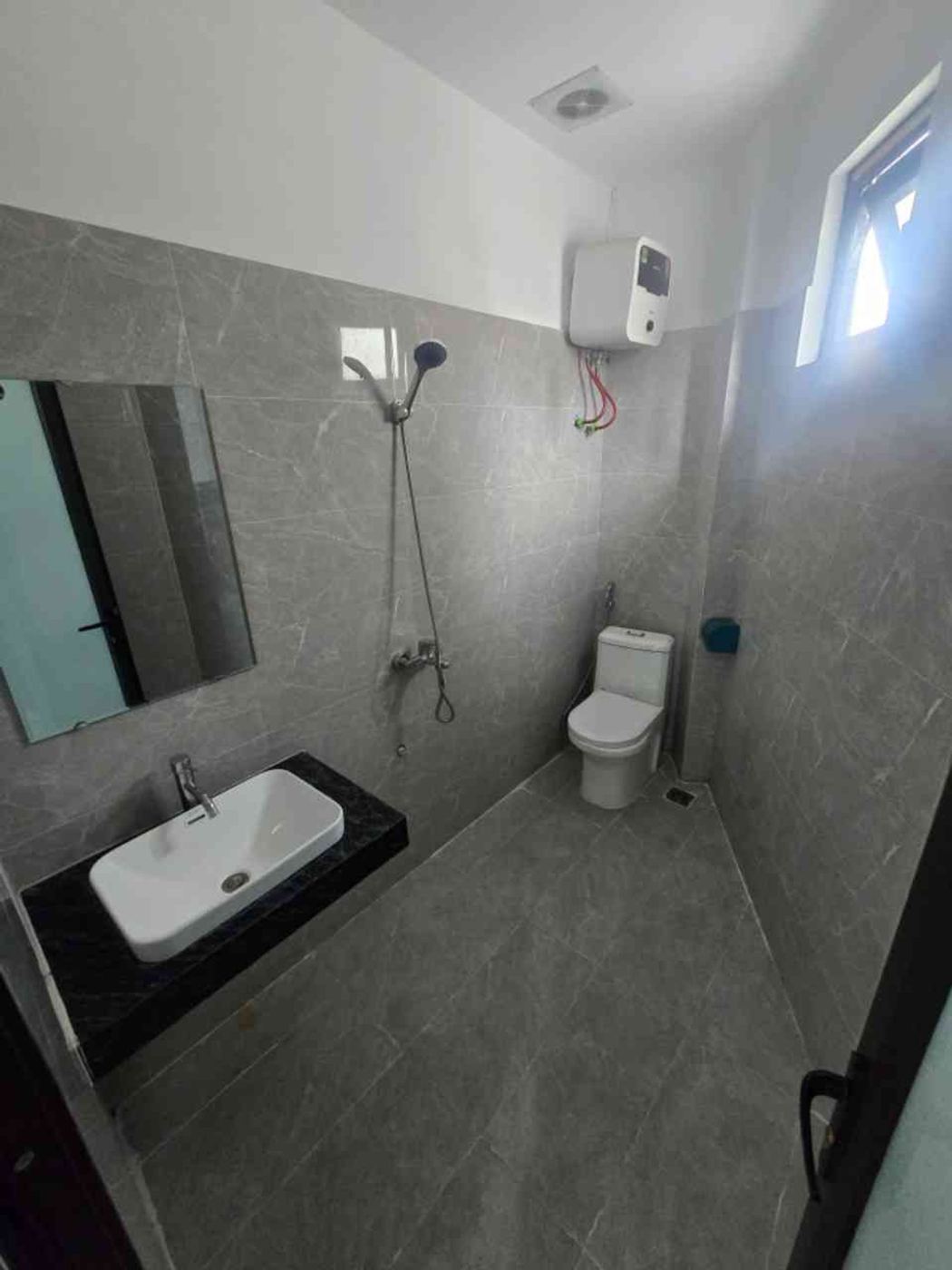 WC trong phòng – nhà Tây Tựu mã căn 111