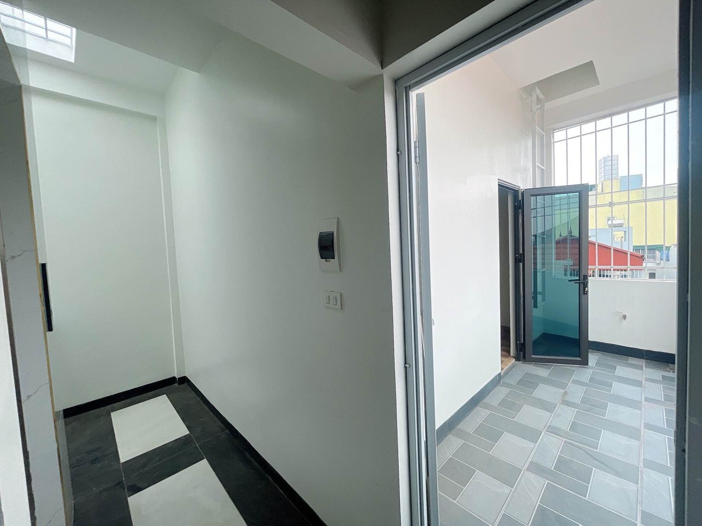 Lối ra sân phơi – nhà Thượng Cát mã căn 120