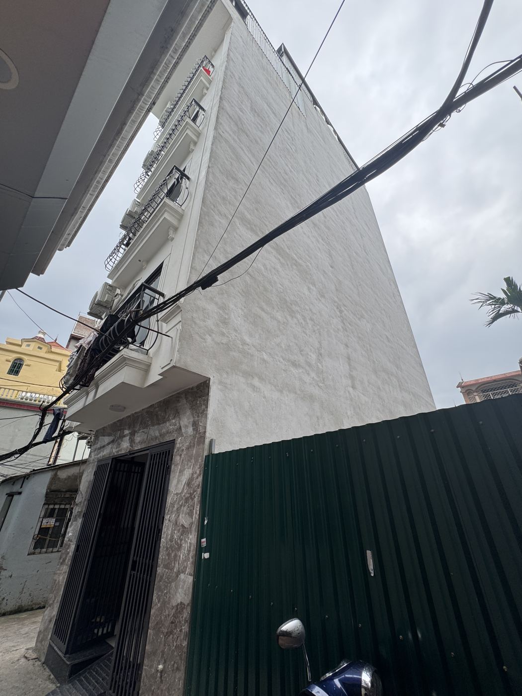 Lô góc nhìn từ ngõ – nhà Tây Tựu mã căn 143