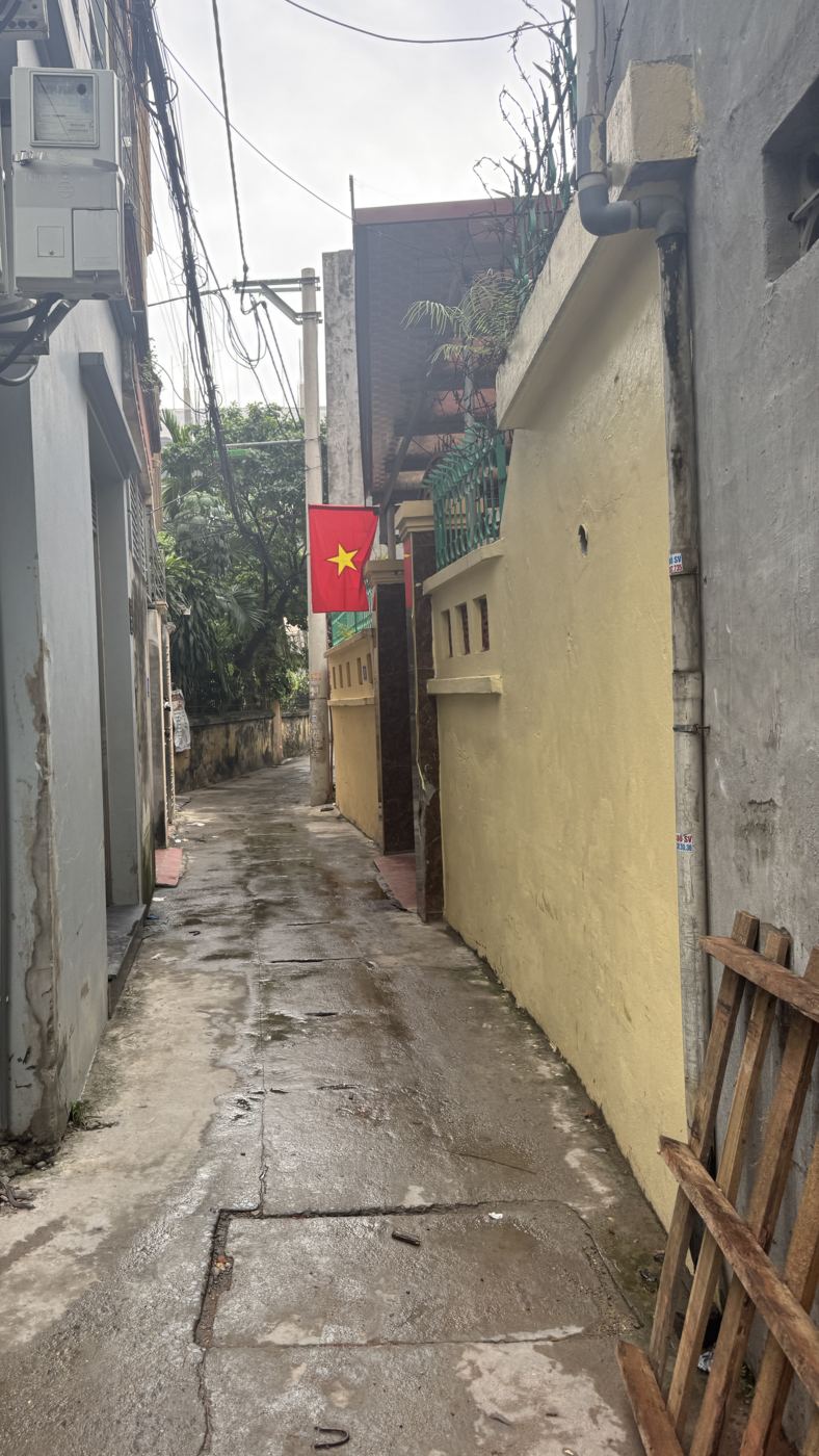 Ngõ vào – nhà Tây Tựu mã căn 143