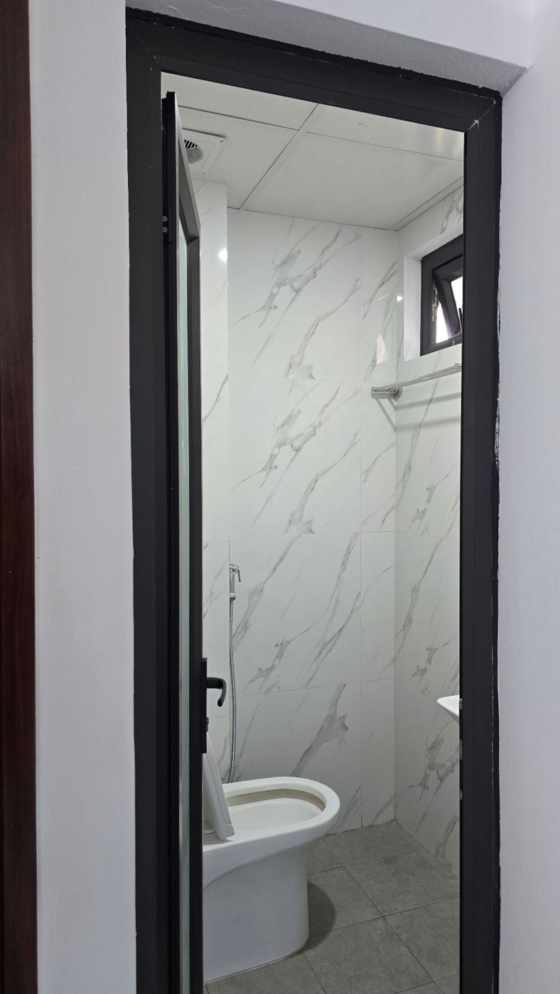 Nhà vệ sinh – nhà Tây Tựu mã căn 143