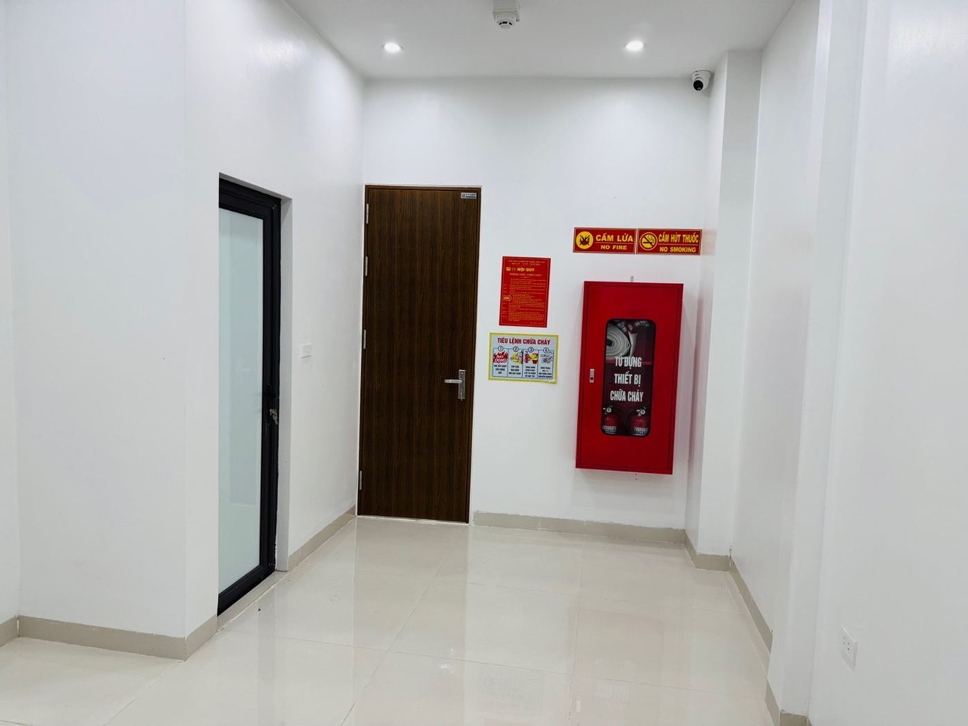 Hành lang, bình chữa cháy – nhà Đông Ngạc mã căn 193
