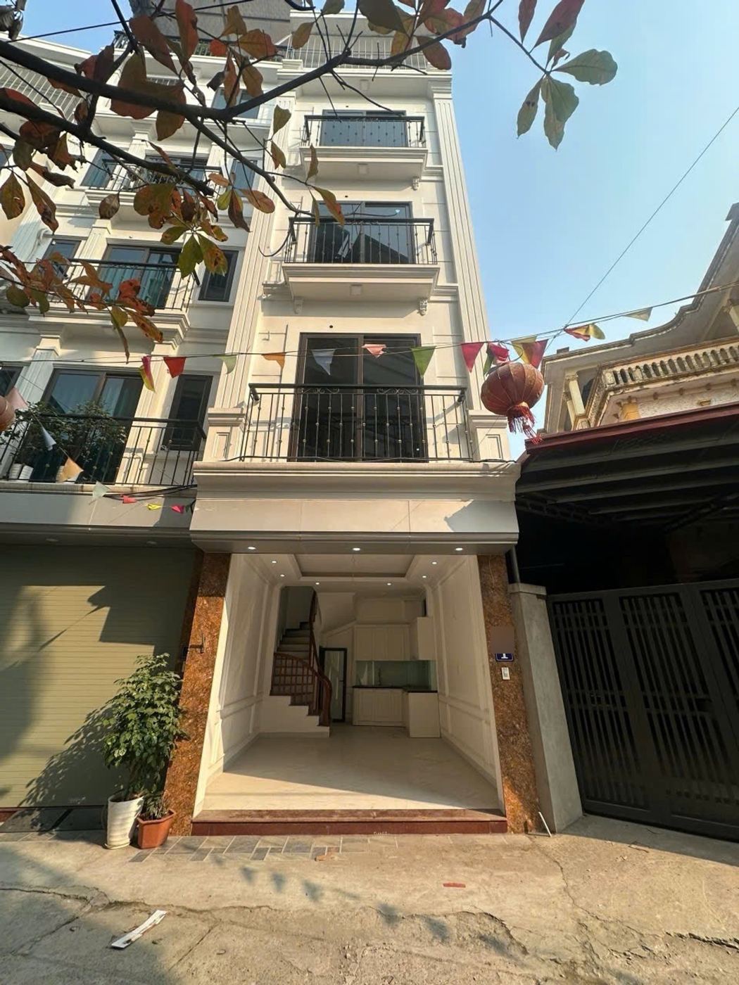 Tầng 1 mở cửa – nhà Thượng Cát mã căn 213