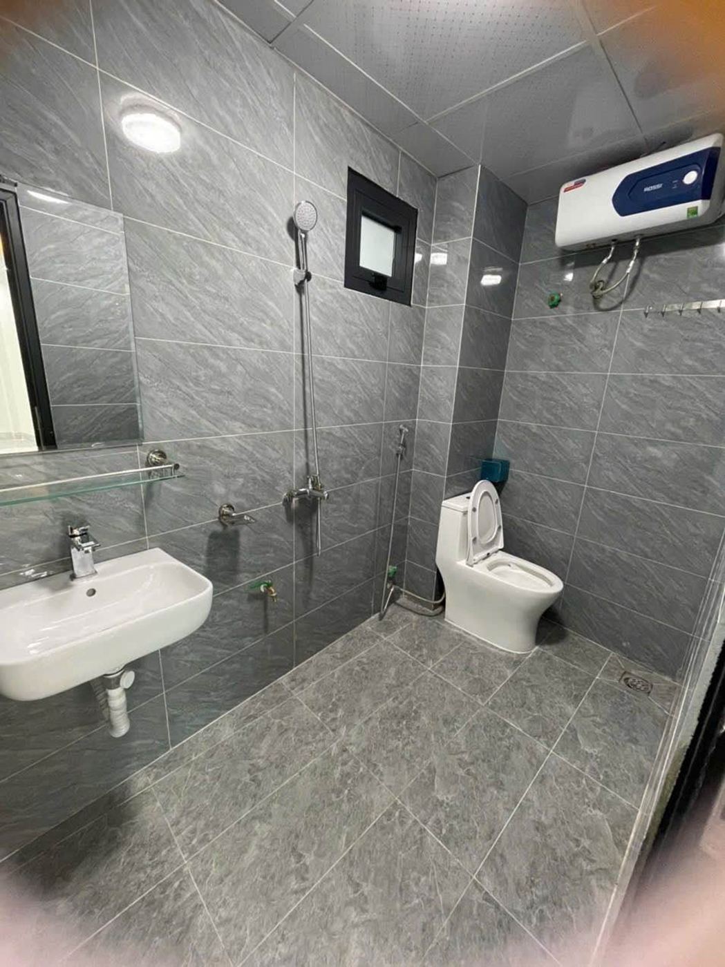 Nhà vệ sinh – nhà Tây Tựu mã căn 222