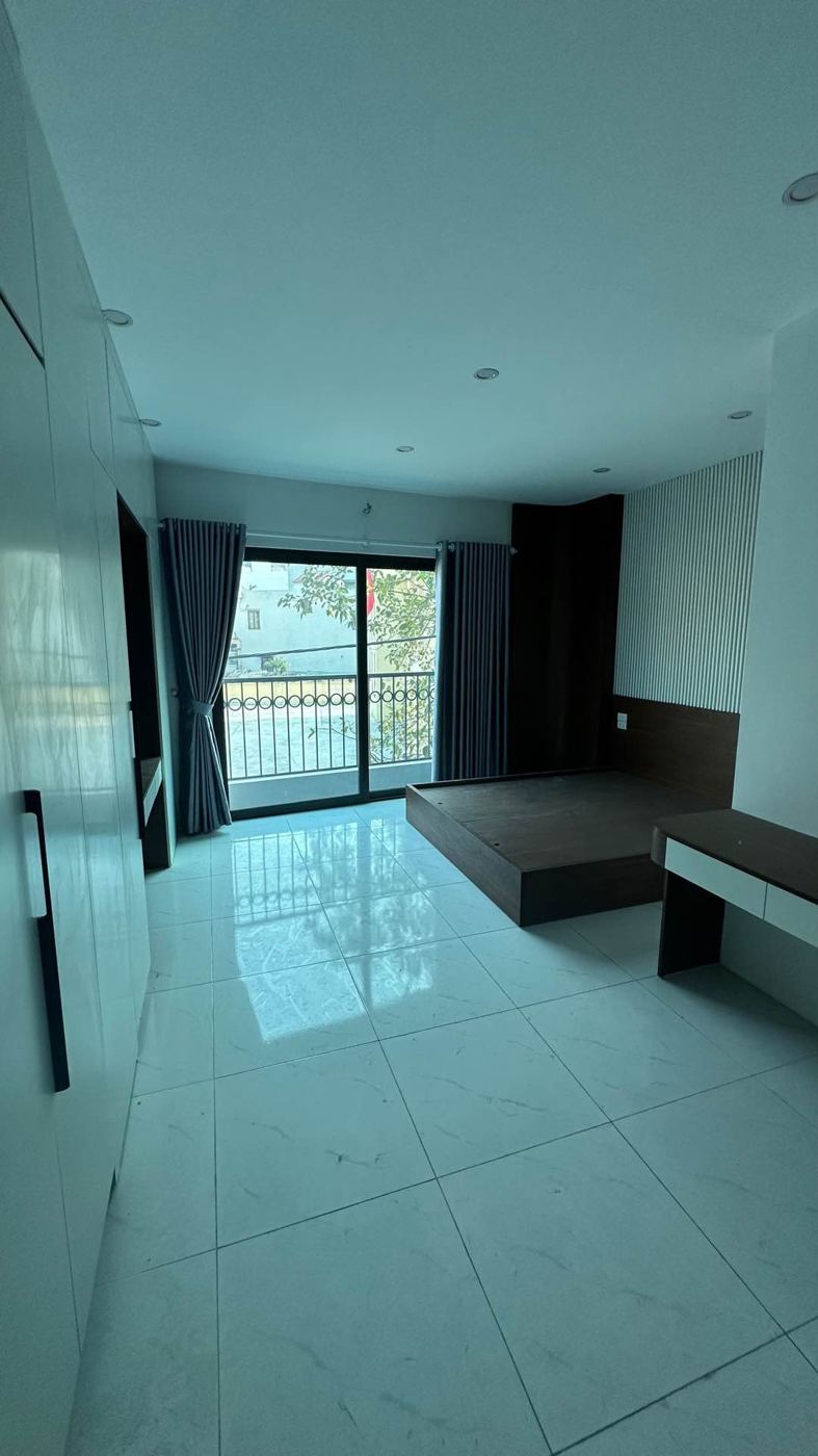 Phòng có ban công – nhà Thượng Cát mã căn 227