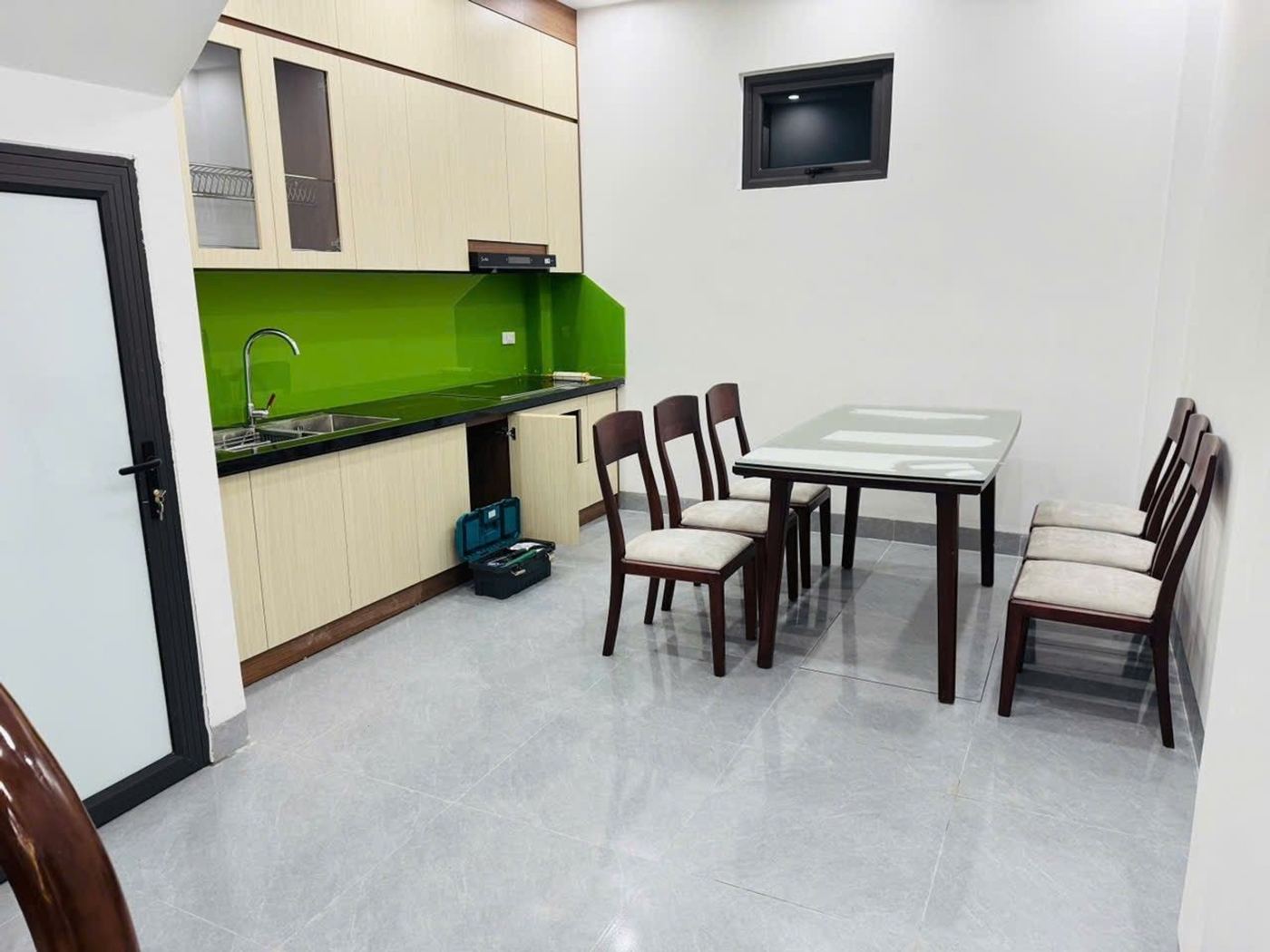 Bếp và bàn ăn – nhà Thượng Cát mã căn 271