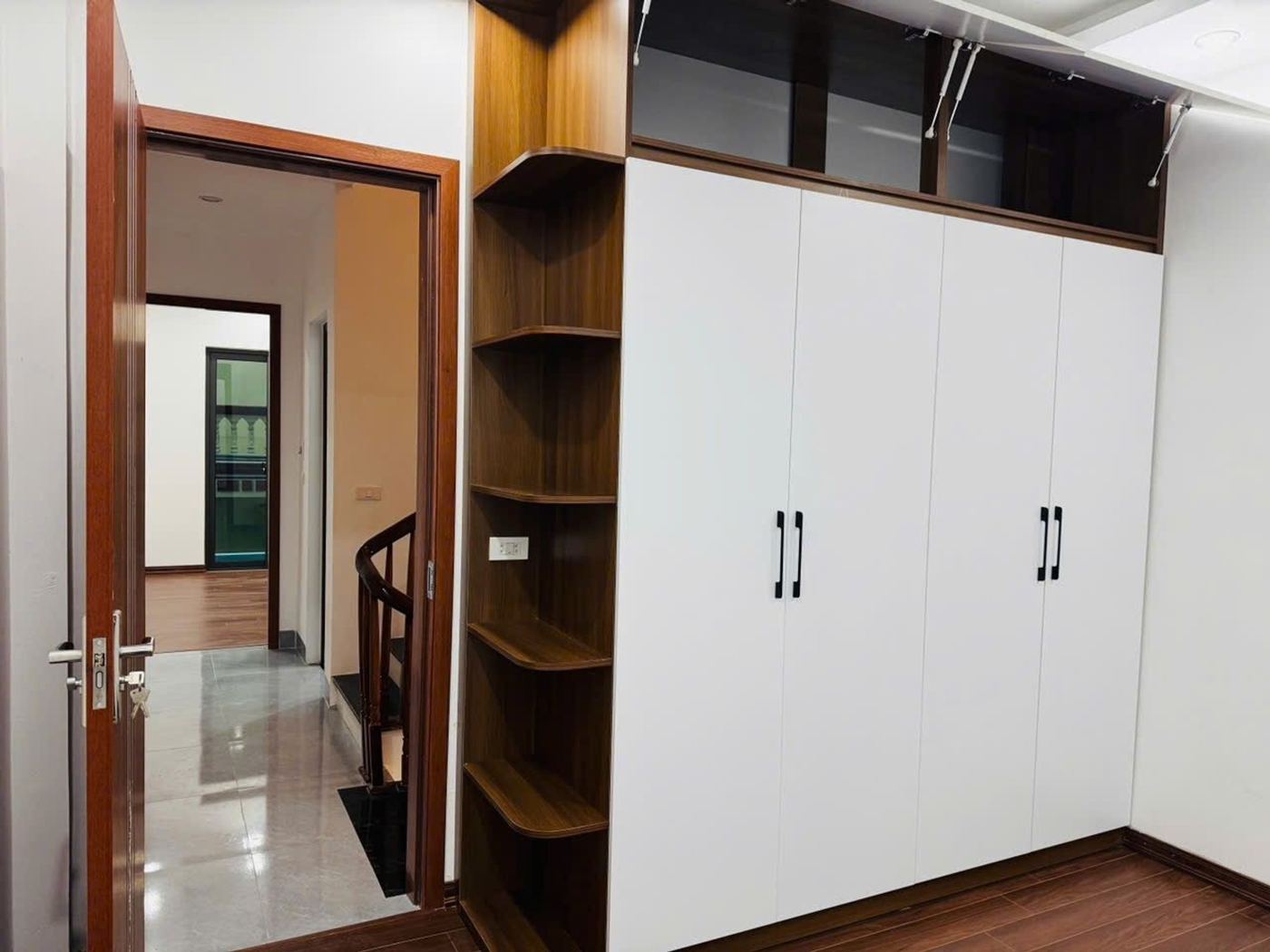 Tủ áo – nhà Thượng Cát mã căn 271