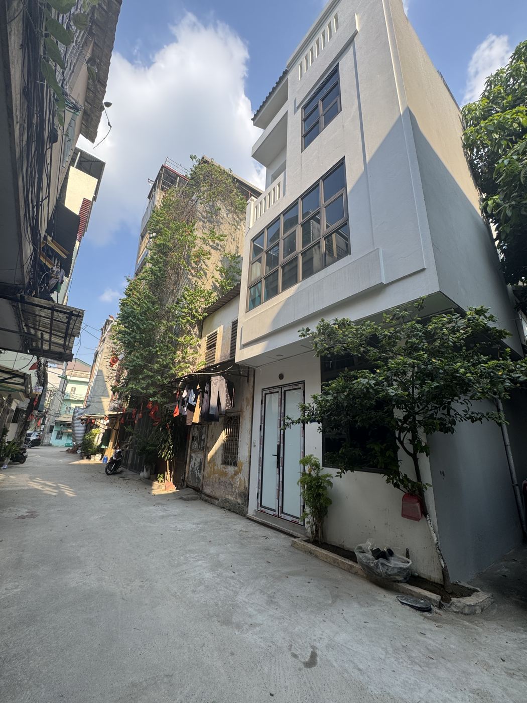 Lô góc nhìn lên – nhà Phú Diễn mã căn 304