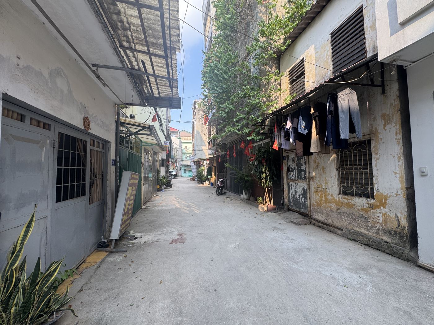 Ngõ rộng – nhà Phú Diễn mã căn 304