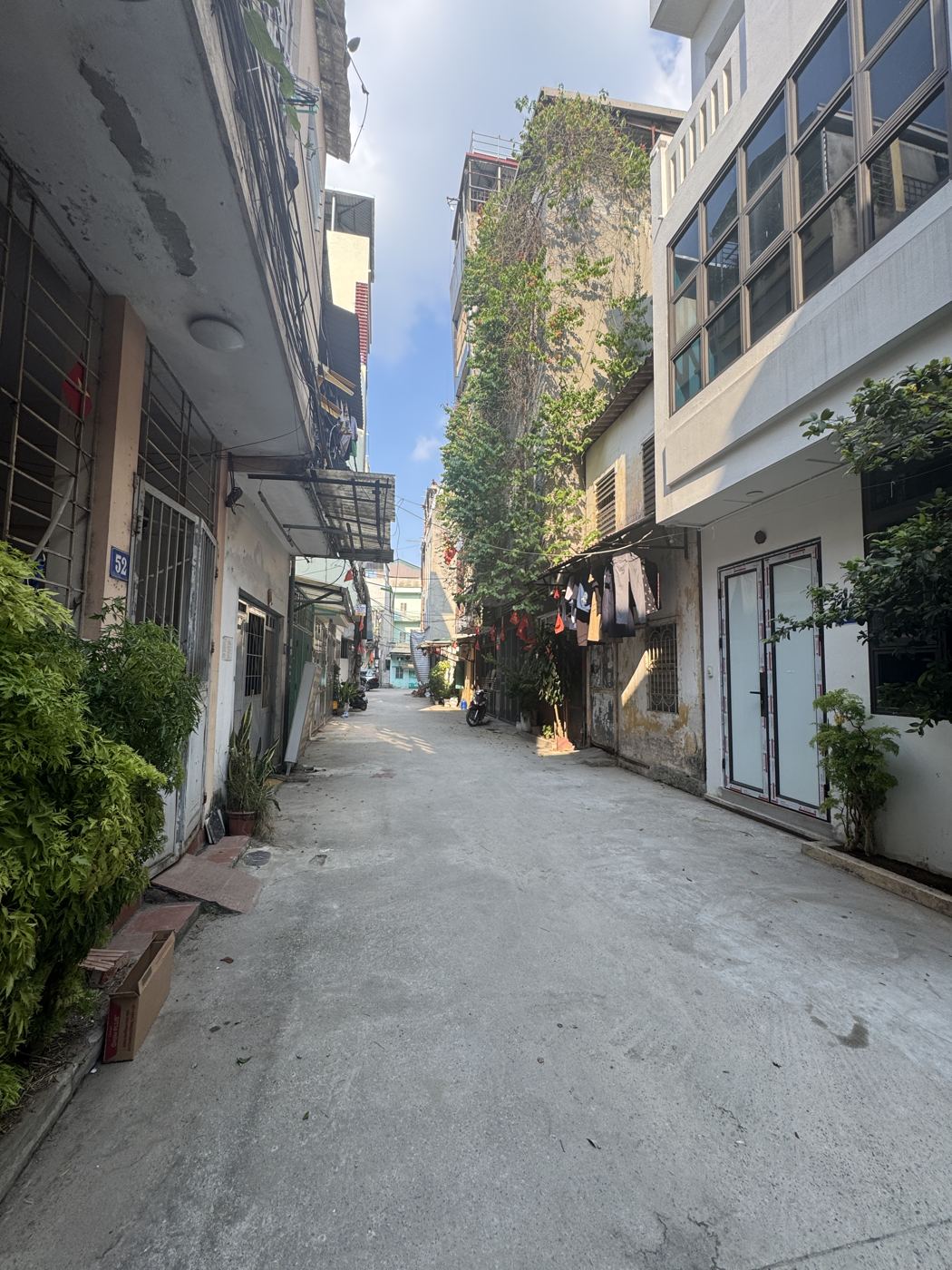 Ngõ trước nhà – nhà Phú Diễn mã căn 304