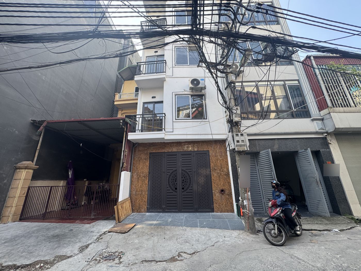 Mặt tiền và ngõ – nhà Xuân Đỉnh mã căn 42