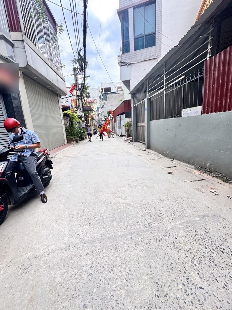 Ngõ vào – nhà Xuân Đỉnh mã căn 42