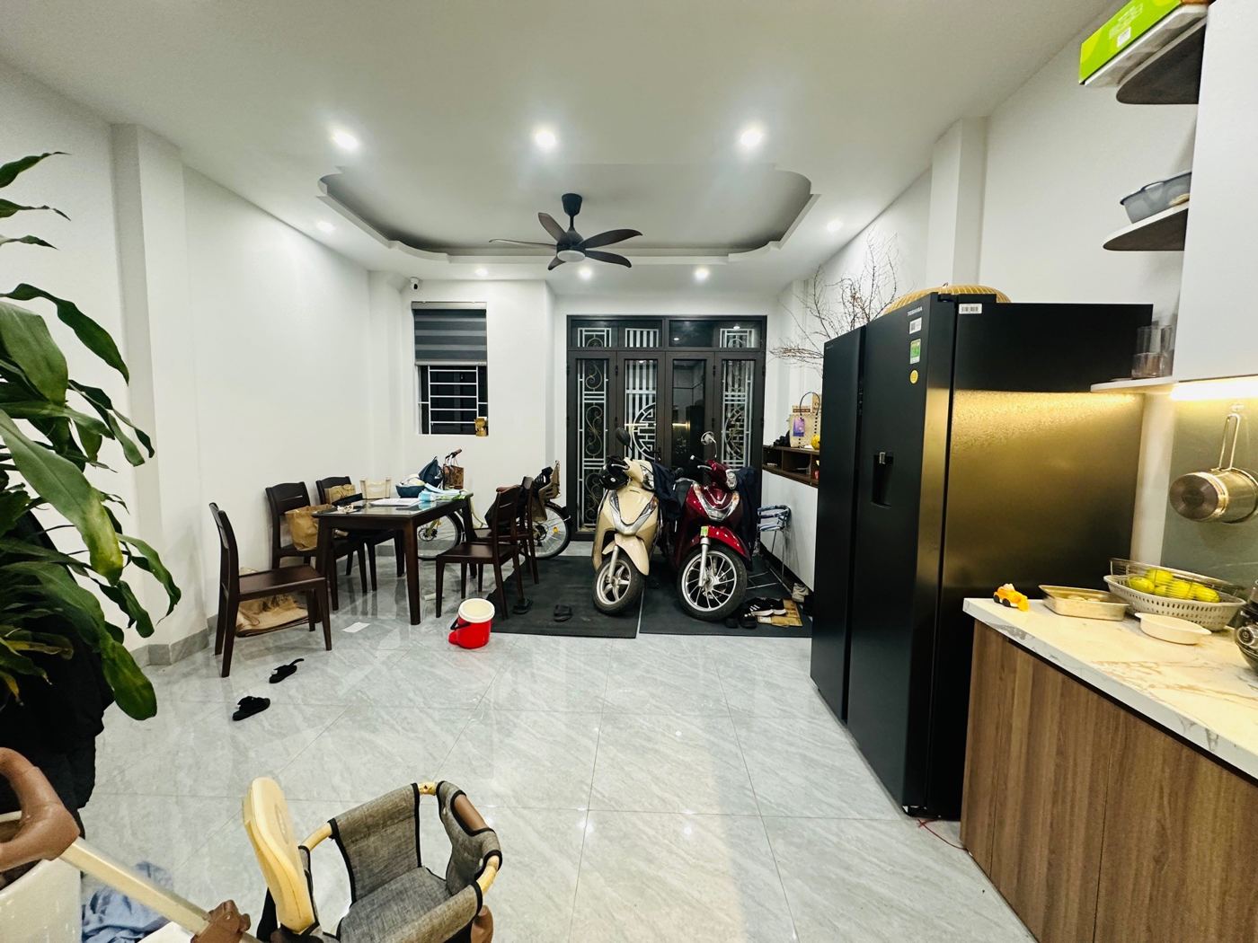 Bếp và bàn ăn – nhà Thượng Cát mã căn 709