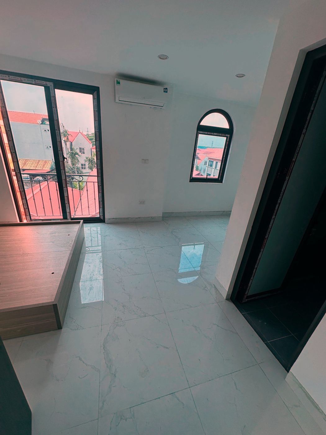 Phòng có ban công – nhà Tây Tựu mã căn 744