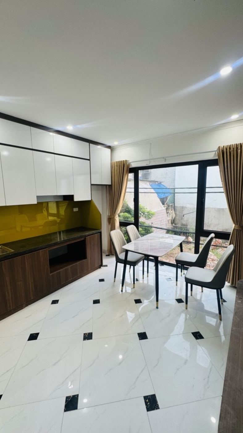 Bếp và bàn ăn – nhà Phú Diễn mã căn 76